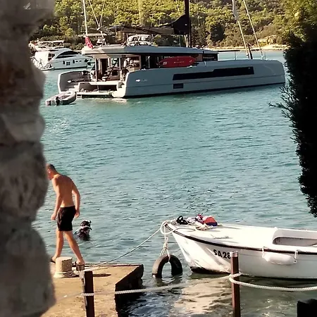 Sali, Dugi Otok & Telascica - Seafront House, Private Island Retreat *