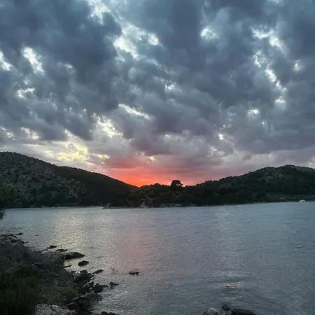 Sali, Dugi Otok & Telascica - Seafront House, Private Island Retreat Дом отдыха