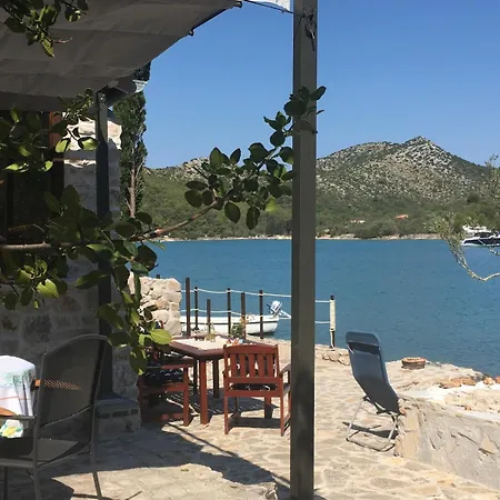 Casa vacanze Sali, Dugi Otok & Telascica - Seafront House, Private Island Retreat *