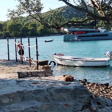 Ferienhaus Sali, Dugi Otok & Telascica - Seafront House, Private Island Retreat