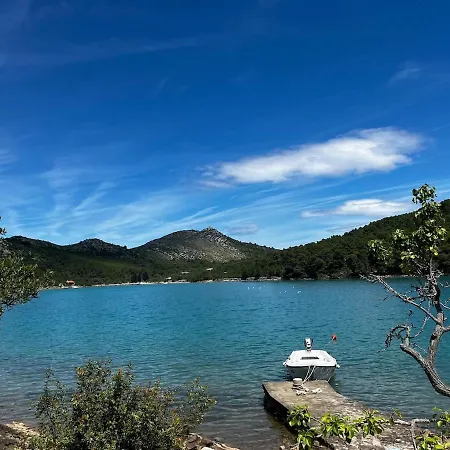 Semesterbostad Sali, Dugi Otok & Telascica - Seafront House, Private Island Retreat Sali