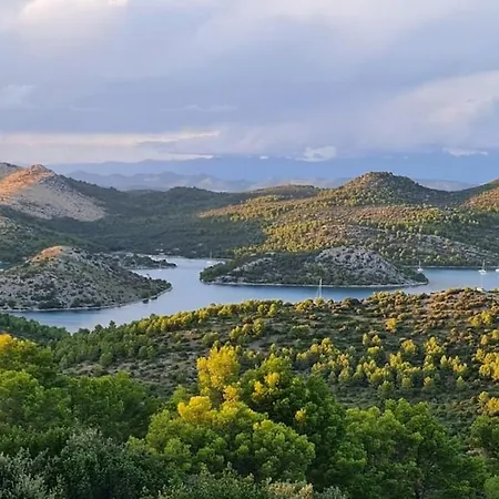 Sali, Dugi Otok & Telascica - Seafront House, Private Island Retreat Dom wakacyjny