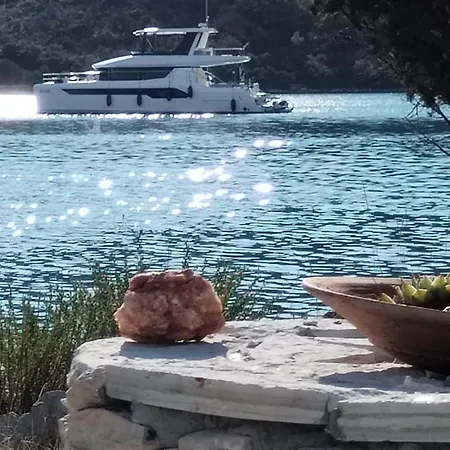 Dom wakacyjny Sali, Dugi Otok & Telascica - Seafront House, Private Island Retreat
