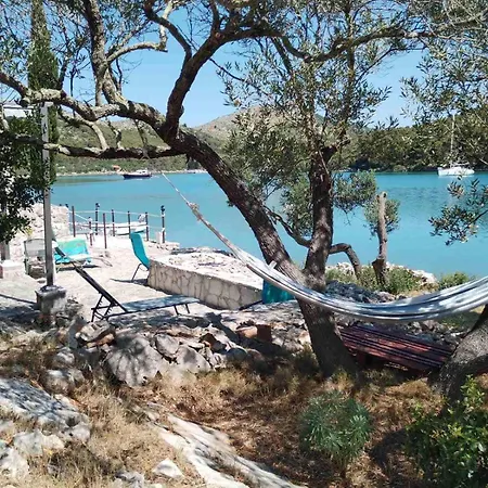 Semesterbostad Sali, Dugi Otok & Telascica - Seafront House, Private Island Retreat *