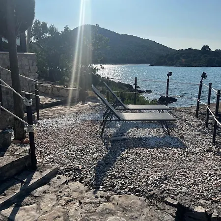 Semesterbostad Sali, Dugi Otok & Telascica - Seafront House, Private Island Retreat Sali
